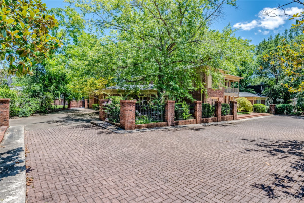 2722 Lansdowne Drive