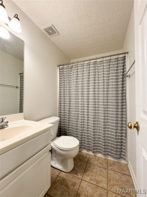 6337 Burbank Crossing Loop