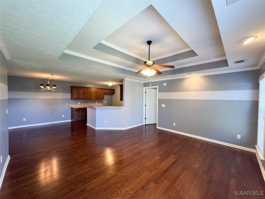 6337 Burbank Crossing Loop