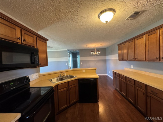 6337 Burbank Crossing Loop