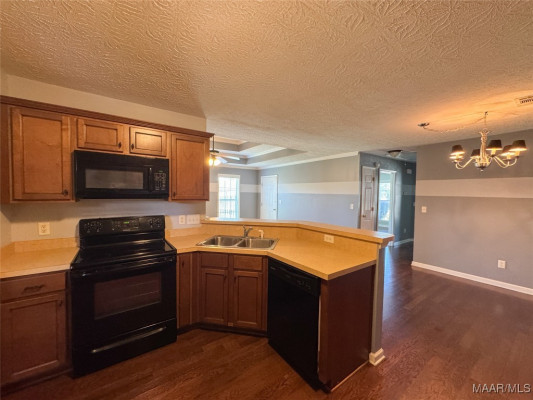 6337 Burbank Crossing Loop