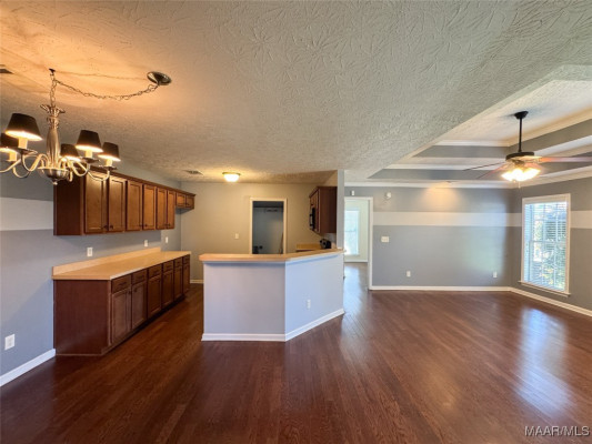 6337 Burbank Crossing Loop