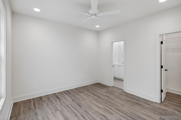 4533 Broadwick Street