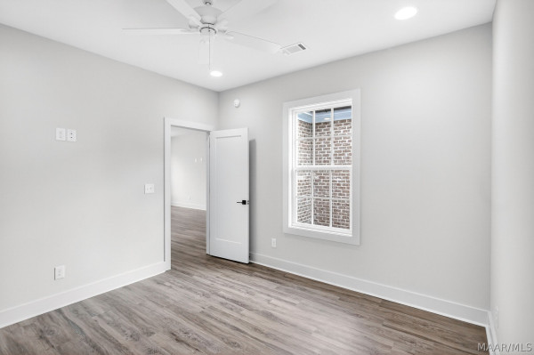 4533 Broadwick Street