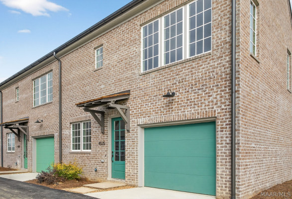 4533 Broadwick Street