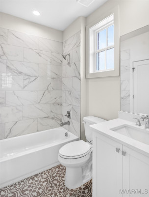 4537 Broadwick Street