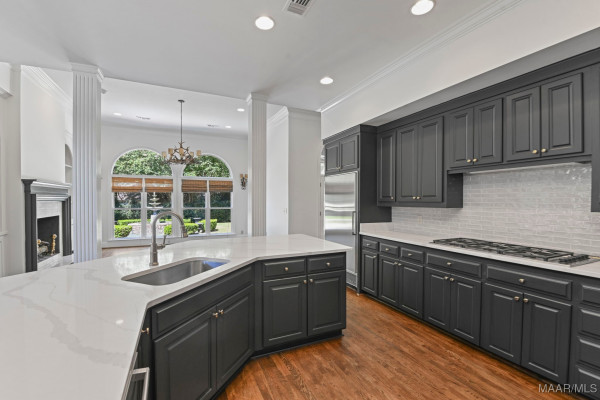 7863 Lakeridge Drive