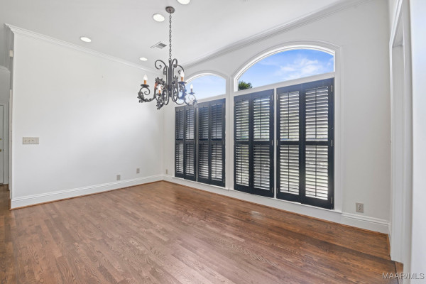 7863 Lakeridge Drive