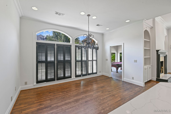 7863 Lakeridge Drive