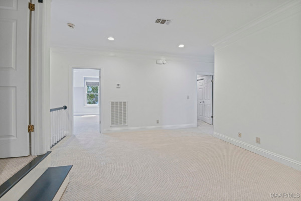 7863 Lakeridge Drive