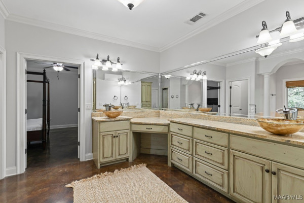 6313 Philadelphia Hill