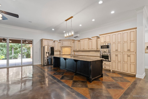 6313 Philadelphia Hill