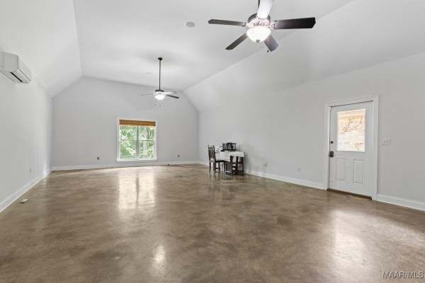 6313 Philadelphia Hill