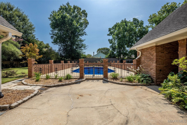 1411 Meriwether Road