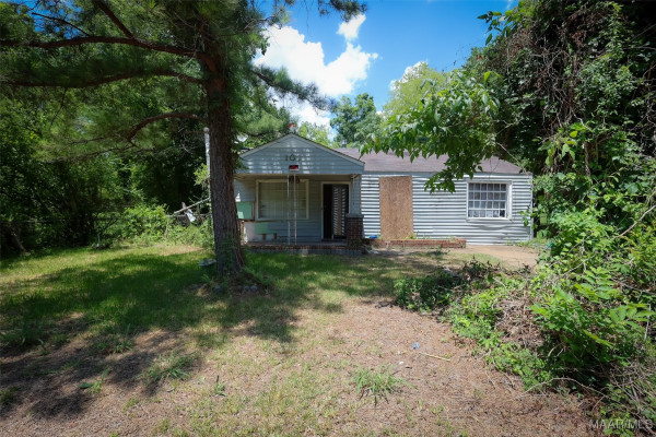 101 E Woodland Drive