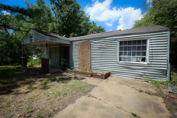 101 E Woodland Drive