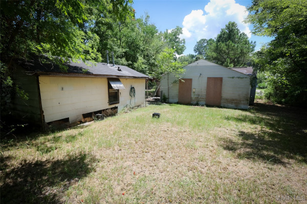 101 E Woodland Drive