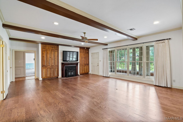 8921 Vaughn Road