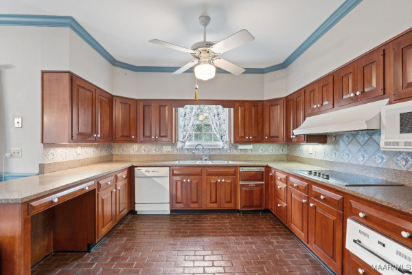 8921 Vaughn Road