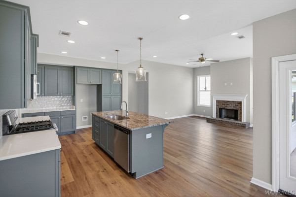 9600 Dakota Drive