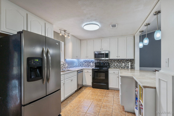 824 County Road 1 . N