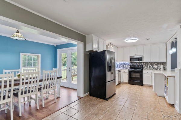 824 County Road 1 . N