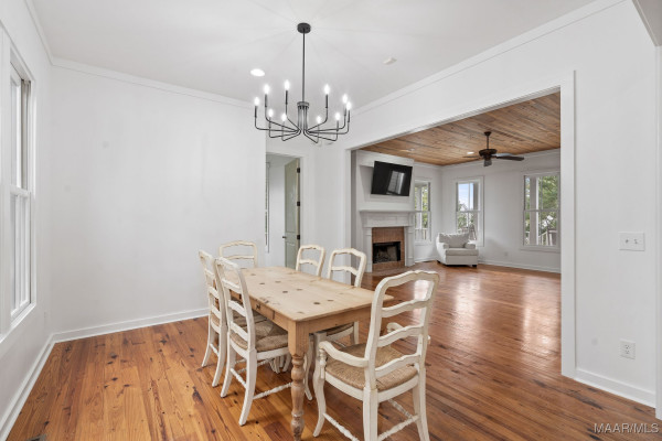 5 Avenue of the Waters .