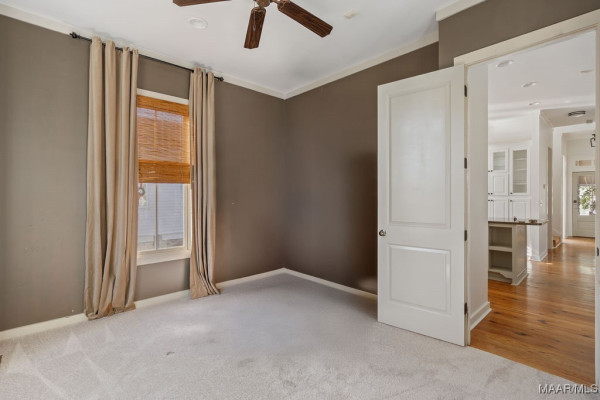 5 Avenue of the Waters .