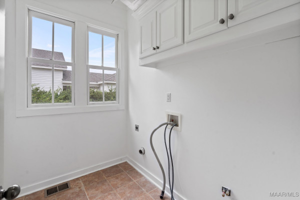 5 Avenue of the Waters .