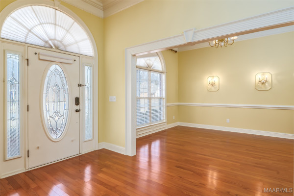 404 Grove Park Loop