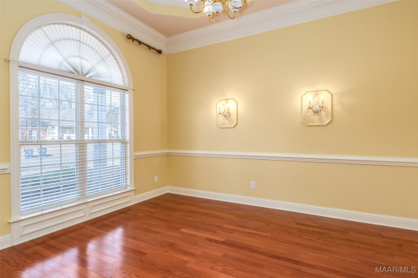 404 Grove Park Loop