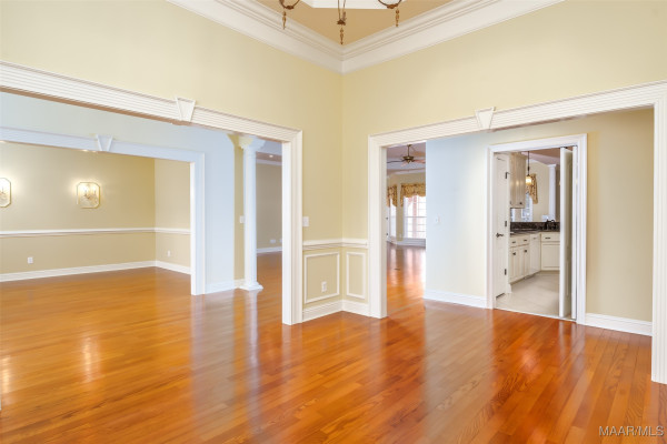 404 Grove Park Loop