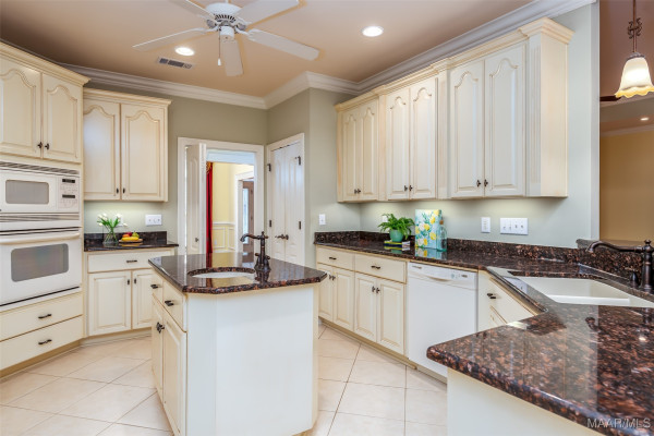 404 Grove Park Loop