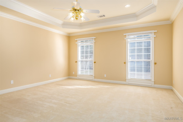 404 Grove Park Loop