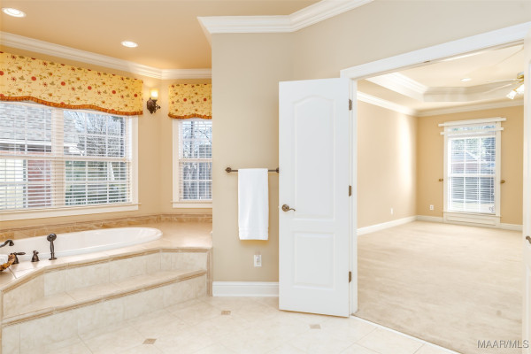 404 Grove Park Loop