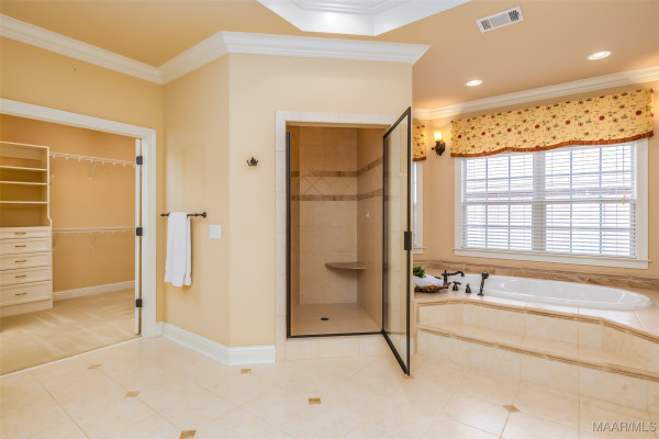 404 Grove Park Loop