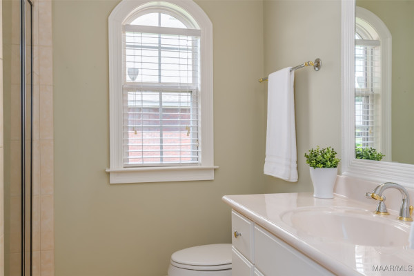 404 Grove Park Loop
