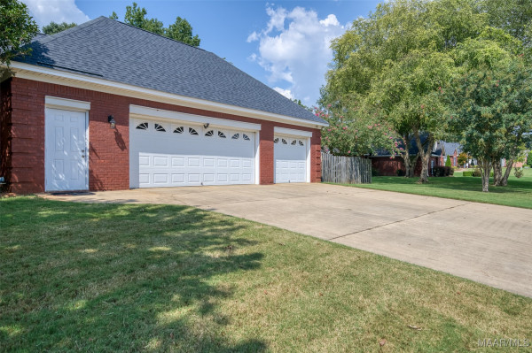 404 Grove Park Loop