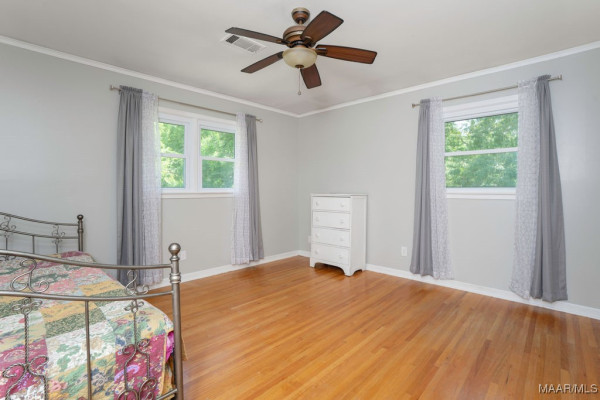 925 GREEN FOREST Drive