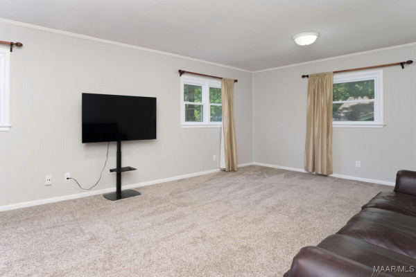 925 GREEN FOREST Drive