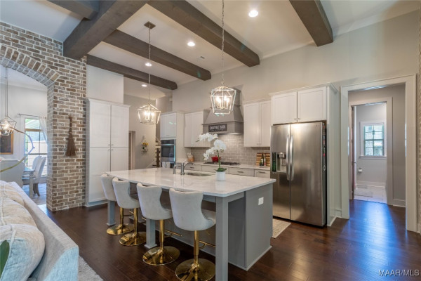 8901 Crescent Lodge Drive