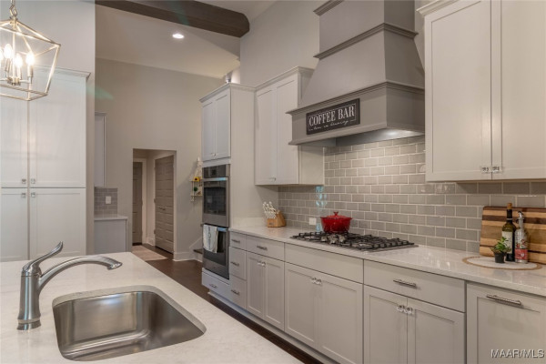8901 Crescent Lodge Drive