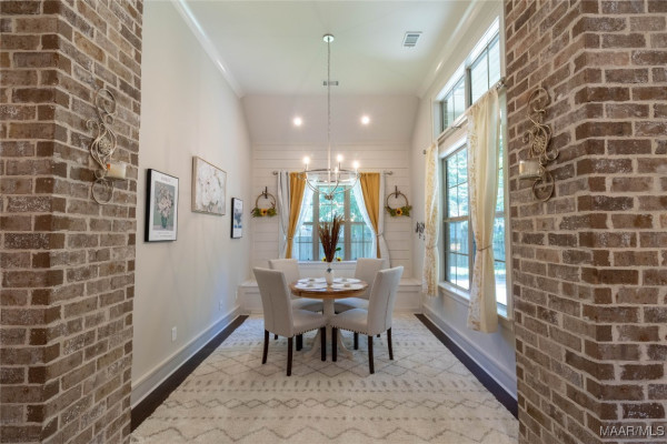 8901 Crescent Lodge Drive
