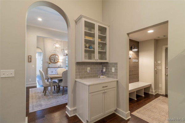 8901 Crescent Lodge Drive