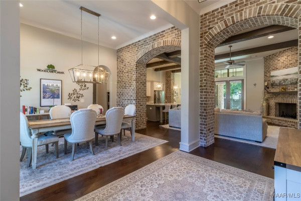 8901 Crescent Lodge Drive