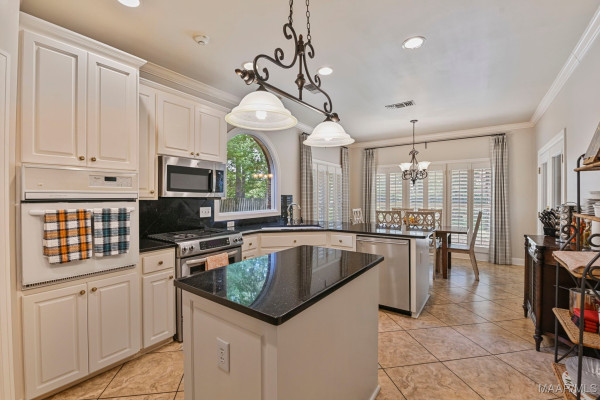 7149 PINECREST Drive