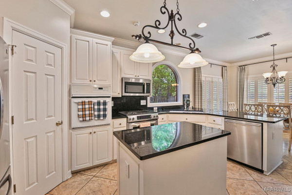 7149 PINECREST Drive