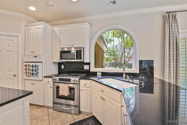 7149 PINECREST Drive