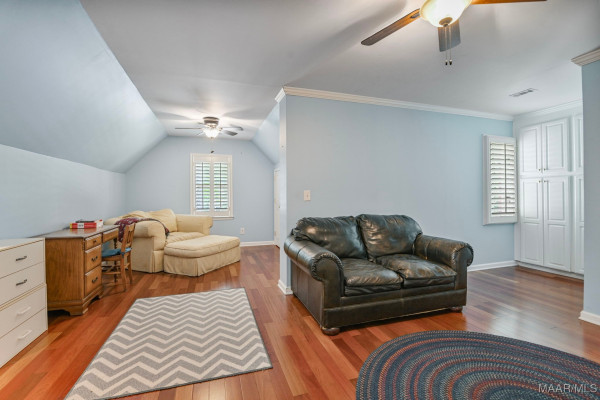 7149 PINECREST Drive