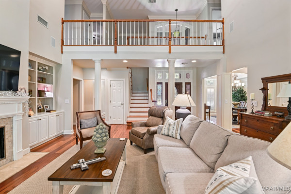 7149 PINECREST Drive